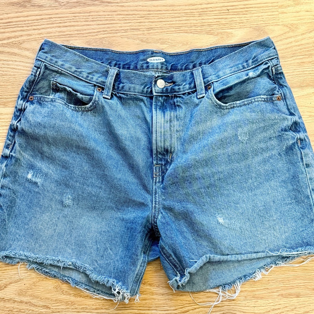 Old Navy high rise 4.5 inch denim shorts size 14
